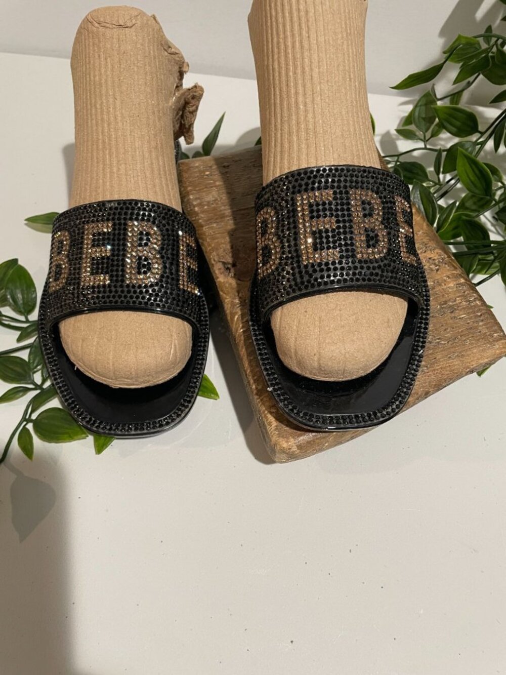 Bebe Girls Black Rhinestone Slide Sandals Size 3 Sparkling Logo Flat Slip-On Foo